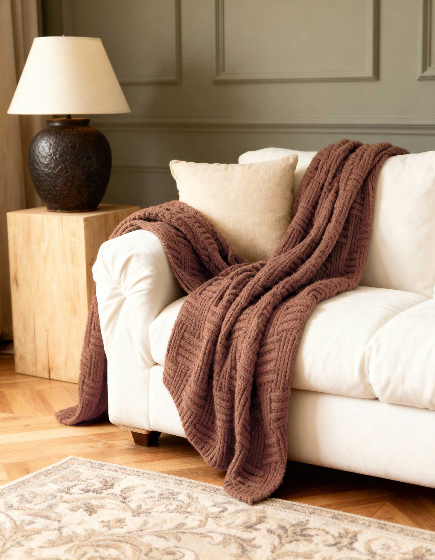 KNITTED THROW